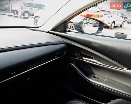 Черный Мазда CX-30, объемом двигателя 2.5 л и пробегом 17 тыс. км за 19700 $, фото 15 на Automoto.ua