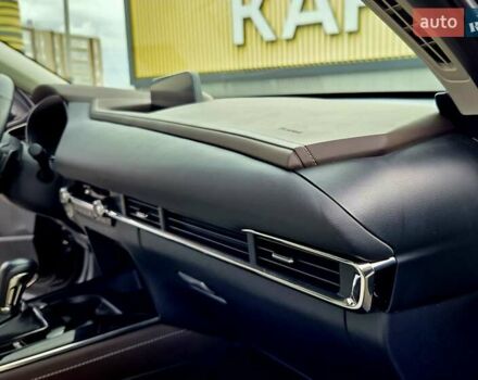 Чорний Мазда CX-30, об'ємом двигуна 2.49 л та пробігом 15 тис. км за 25299 $, фото 31 на Automoto.ua