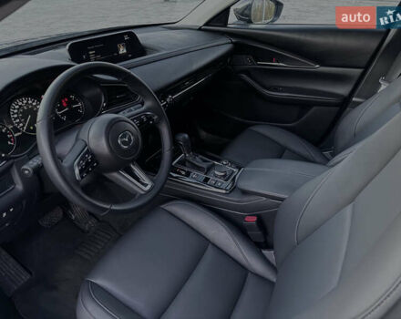 Черный Мазда CX-30, объемом двигателя 2.5 л и пробегом 8 тыс. км за 25000 $, фото 5 на Automoto.ua