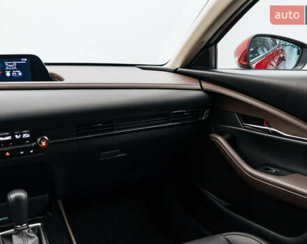 Червоний Мазда CX-30, об'ємом двигуна 2 л та пробігом 90 тис. км за 22295 $, фото 12 на Automoto.ua
