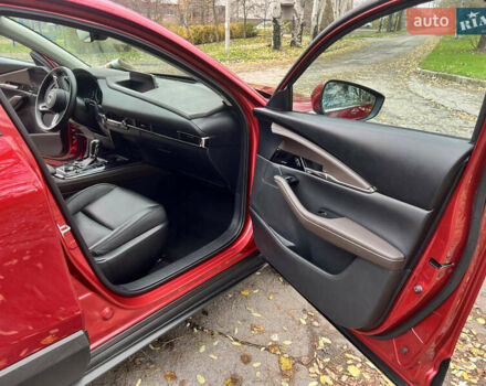 Красный Мазда CX-30, объемом двигателя 2.5 л и пробегом 57 тыс. км за 20125 $, фото 10 на Automoto.ua