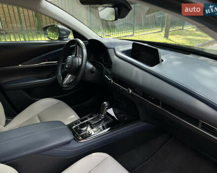 Серый Мазда CX-30, объемом двигателя 2.49 л и пробегом 48 тыс. км за 19200 $, фото 11 на Automoto.ua