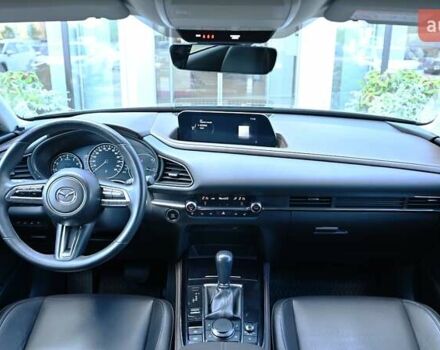 Серый Мазда CX-30, объемом двигателя 2 л и пробегом 64 тыс. км за 23976 $, фото 7 на Automoto.ua