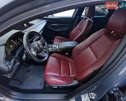 Серый Мазда CX-30, объемом двигателя 2.5 л и пробегом 60 тыс. км за 25990 $, фото 39 на Automoto.ua