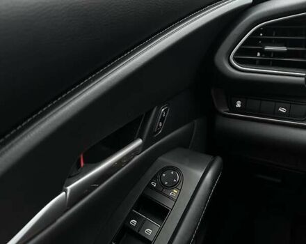 Серый Мазда CX-30, объемом двигателя 2.49 л и пробегом 103 тыс. км за 23000 $, фото 19 на Automoto.ua