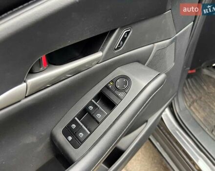 Серый Мазда CX-30, объемом двигателя 2.5 л и пробегом 29 тыс. км за 20990 $, фото 9 на Automoto.ua