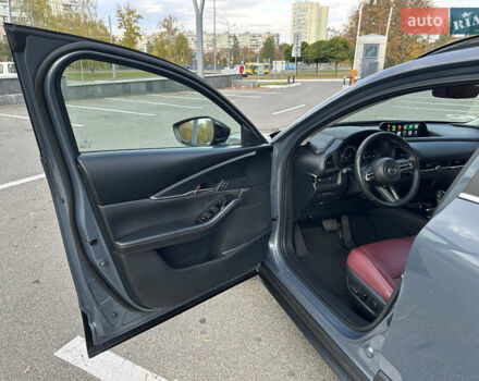 Серый Мазда CX-30, объемом двигателя 2.49 л и пробегом 29 тыс. км за 24900 $, фото 11 на Automoto.ua