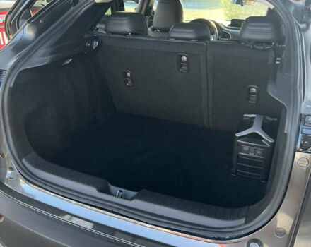 Серый Мазда CX-30, объемом двигателя 2.5 л и пробегом 17 тыс. км за 23600 $, фото 4 на Automoto.ua