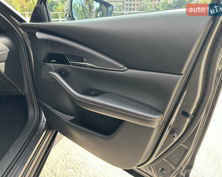 Серый Мазда CX-30, объемом двигателя 2 л и пробегом 7 тыс. км за 35500 $, фото 28 на Automoto.ua