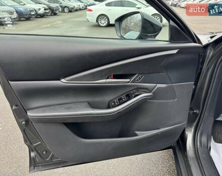 Сірий Мазда CX-30, об'ємом двигуна 2.49 л та пробігом 2 тис. км за 23500 $, фото 9 на Automoto.ua