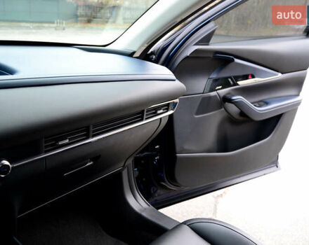 Синий Мазда CX-30, объемом двигателя 2.49 л и пробегом 105 тыс. км за 18199 $, фото 35 на Automoto.ua