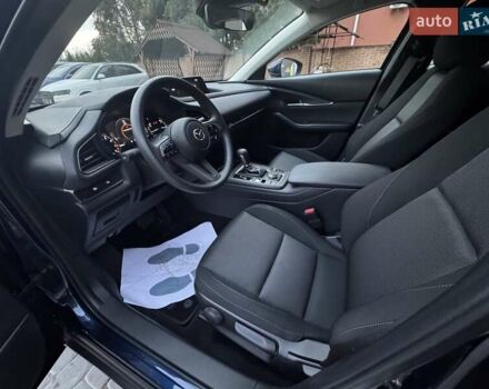 Синий Мазда CX-30, объемом двигателя 2.5 л и пробегом 8 тыс. км за 20999 $, фото 1 на Automoto.ua