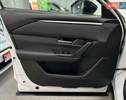 Белый Мазда CX-50, объемом двигателя 2.5 л и пробегом 49 тыс. км за 25999 $, фото 15 на Automoto.ua