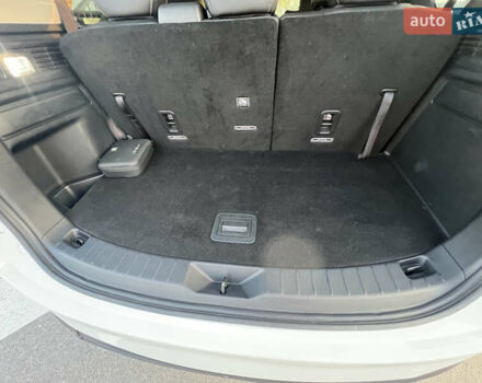 Белый Мазда CX-90, объемом двигателя 3.28 л и пробегом 7 тыс. км за 33400 $, фото 24 на Automoto.ua