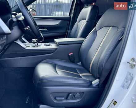 Белый Мазда CX-90, объемом двигателя 2.49 л и пробегом 17 тыс. км за 39850 $, фото 48 на Automoto.ua