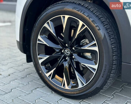 Белый Мазда CX-90, объемом двигателя 2.49 л и пробегом 17 тыс. км за 39850 $, фото 90 на Automoto.ua