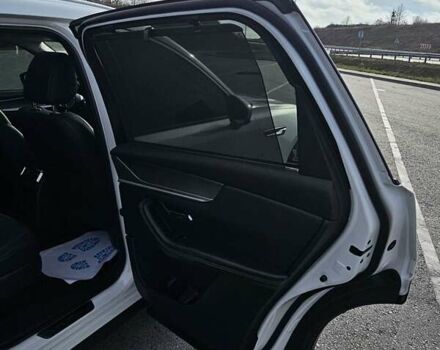 Белый Мазда CX-90, объемом двигателя 3.3 л и пробегом 10 тыс. км за 39800 $, фото 6 на Automoto.ua