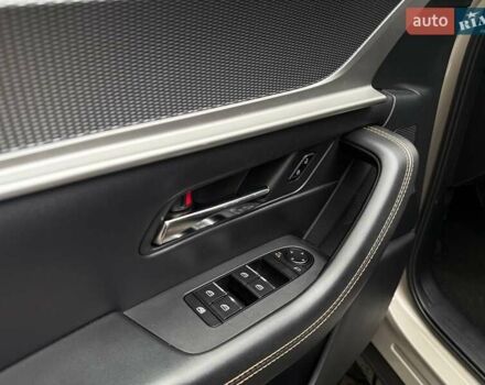 Серый Мазда CX-90, объемом двигателя 3.28 л и пробегом 25 тыс. км за 37990 $, фото 9 на Automoto.ua