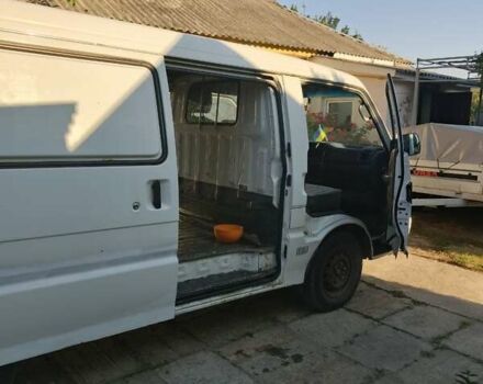 Белый Мазда E-series, объемом двигателя 2.18 л и пробегом 430 тыс. км за 3300 $, фото 6 на Automoto.ua