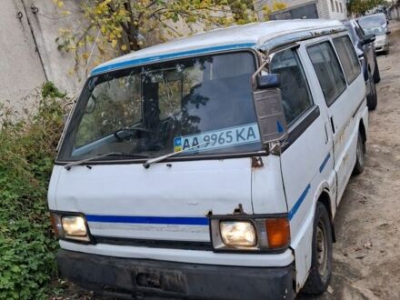 Белый Мазда E-series, объемом двигателя 2 л и пробегом 454 тыс. км за 900 $, фото 1 на Automoto.ua