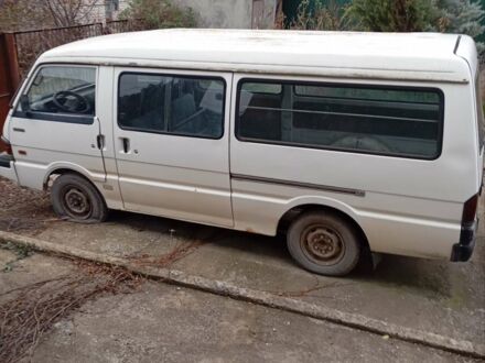 Білий Мазда E-series, об'ємом двигуна 2.2 л та пробігом 300 тис. км за 3000 $, фото 1 на Automoto.ua