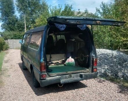 Синий Мазда E-series, объемом двигателя 2.2 л и пробегом 300 тыс. км за 1799 $, фото 11 на Automoto.ua