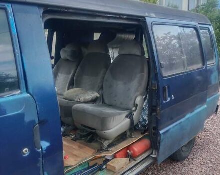 Синий Мазда E-series, объемом двигателя 2.2 л и пробегом 300 тыс. км за 1799 $, фото 8 на Automoto.ua