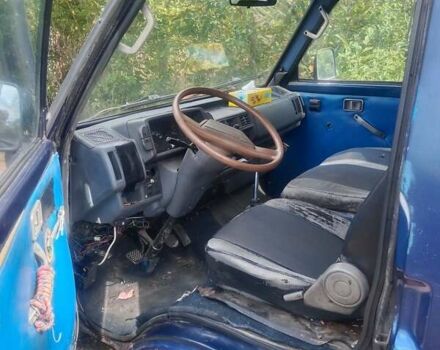 Синий Мазда E-series, объемом двигателя 2.2 л и пробегом 300 тыс. км за 1799 $, фото 7 на Automoto.ua