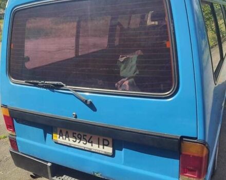 Синий Мазда E-series, объемом двигателя 2.2 л и пробегом 400 тыс. км за 4200 $, фото 1 на Automoto.ua