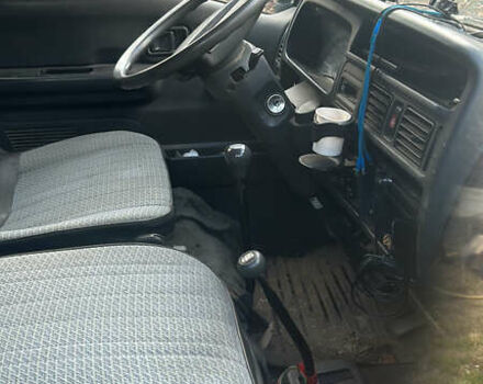 Синий Мазда E-series, объемом двигателя 2.2 л и пробегом 650 тыс. км за 6000 $, фото 5 на Automoto.ua