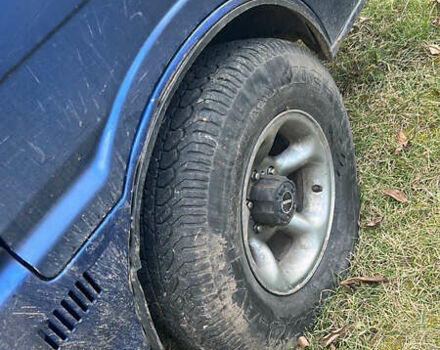 Синий Мазда E-series, объемом двигателя 2.2 л и пробегом 650 тыс. км за 6000 $, фото 3 на Automoto.ua