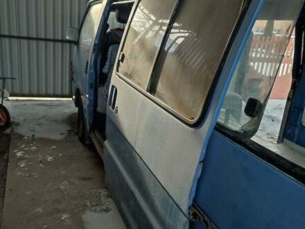 Синій Мазда E-series, об'ємом двигуна 2.2 л та пробігом 291 тис. км за 2300 $, фото 1 на Automoto.ua