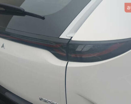 Белый Мазда EZ-6, объемом двигателя 0 л и пробегом 1 тыс. км за 35200 $, фото 5 на Automoto.ua