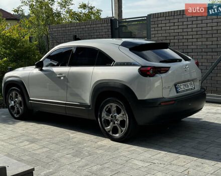 Білий Мазда MX-30, об'ємом двигуна 0 л та пробігом 67 тис. км за 16000 $, фото 5 на Automoto.ua