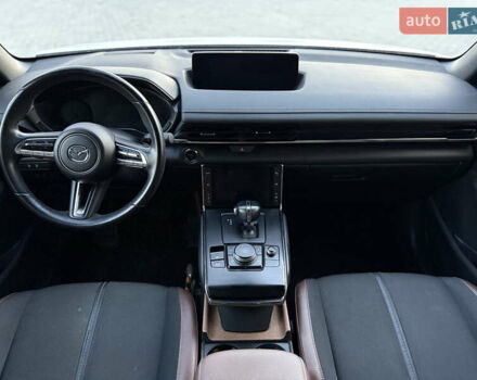 Белый Мазда MX-30, объемом двигателя 0 л и пробегом 87 тыс. км за 14400 $, фото 6 на Automoto.ua