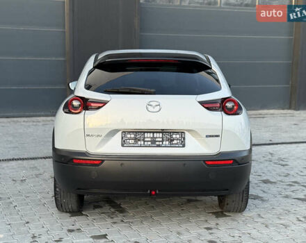 Белый Мазда MX-30, объемом двигателя 0 л и пробегом 87 тыс. км за 14400 $, фото 4 на Automoto.ua