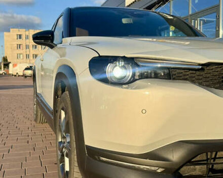 Белый Мазда MX-30, объемом двигателя 0 л и пробегом 139 тыс. км за 13750 $, фото 18 на Automoto.ua