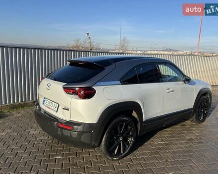 Белый Мазда MX-30, объемом двигателя 0 л и пробегом 26 тыс. км за 19000 $, фото 5 на Automoto.ua