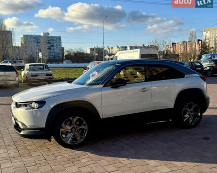 Белый Мазда MX-30, объемом двигателя 0 л и пробегом 139 тыс. км за 13750 $, фото 1 на Automoto.ua