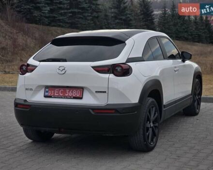 Белый Мазда MX-30, объемом двигателя 0 л и пробегом 72 тыс. км за 12799 $, фото 6 на Automoto.ua