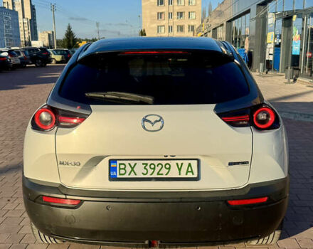 Белый Мазда MX-30, объемом двигателя 0 л и пробегом 139 тыс. км за 13750 $, фото 4 на Automoto.ua