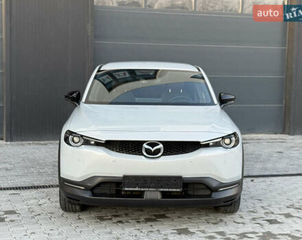 Белый Мазда MX-30, объемом двигателя 0 л и пробегом 87 тыс. км за 14400 $, фото 1 на Automoto.ua