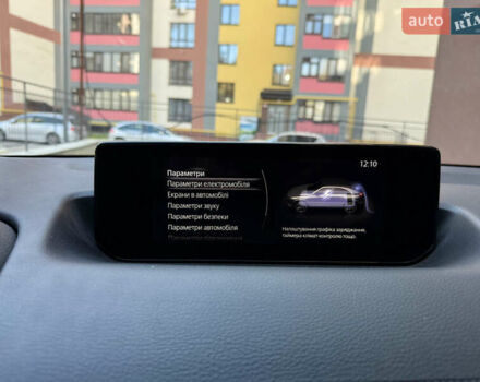 Белый Мазда MX-30, объемом двигателя 0 л и пробегом 64 тыс. км за 14000 $, фото 31 на Automoto.ua