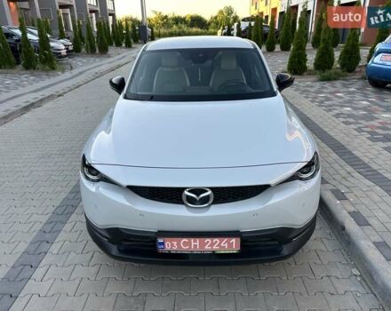 Белый Мазда MX-30, объемом двигателя 0 л и пробегом 68 тыс. км за 14000 $, фото 3 на Automoto.ua