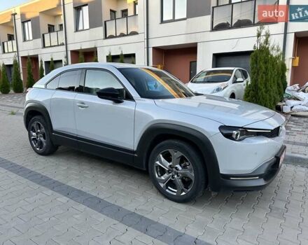 Белый Мазда MX-30, объемом двигателя 0 л и пробегом 68 тыс. км за 14000 $, фото 6 на Automoto.ua