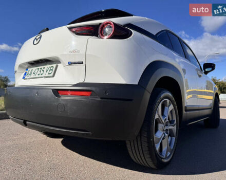 Мазда MX-30 2021 в Киеве на Automoto.ua Белый Мазда MX-30, объемом двигателя 0 л и пробегом 24 тыс. км за 15500 $, фото 9 на Automoto.ua