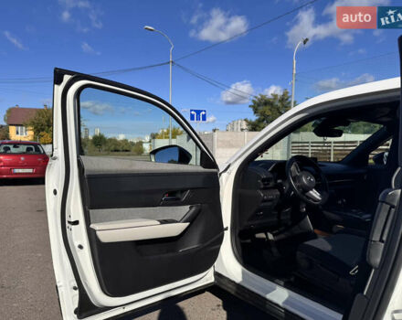 Мазда MX-30 2021 в Киеве на Automoto.ua Белый Мазда MX-30, объемом двигателя 0 л и пробегом 24 тыс. км за 15500 $, фото 15 на Automoto.ua