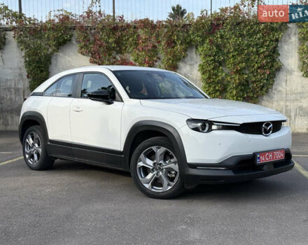 Білий Мазда MX-30, об'ємом двигуна 0 л та пробігом 33 тис. км за 14850 $, фото 4 на Automoto.ua