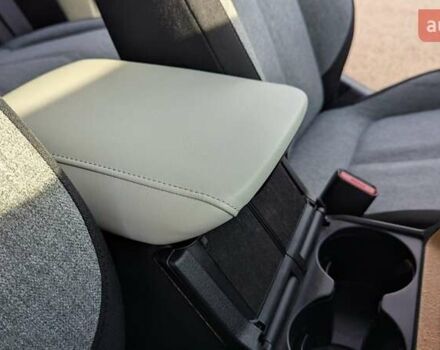 Белый Мазда MX-30, объемом двигателя 0 л и пробегом 105 тыс. км за 13800 $, фото 57 на Automoto.ua