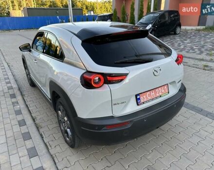 Белый Мазда MX-30, объемом двигателя 0 л и пробегом 68 тыс. км за 14000 $, фото 10 на Automoto.ua